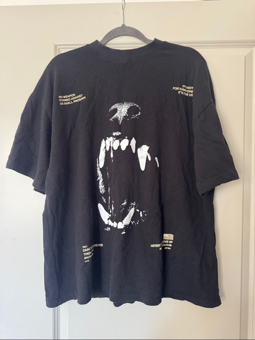 Men's Black Short-Sleeve Graphic Tee with Roaring Dog Print
